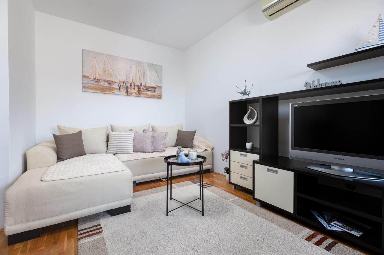 Karlita Apartment Солин Екстер'єр фото