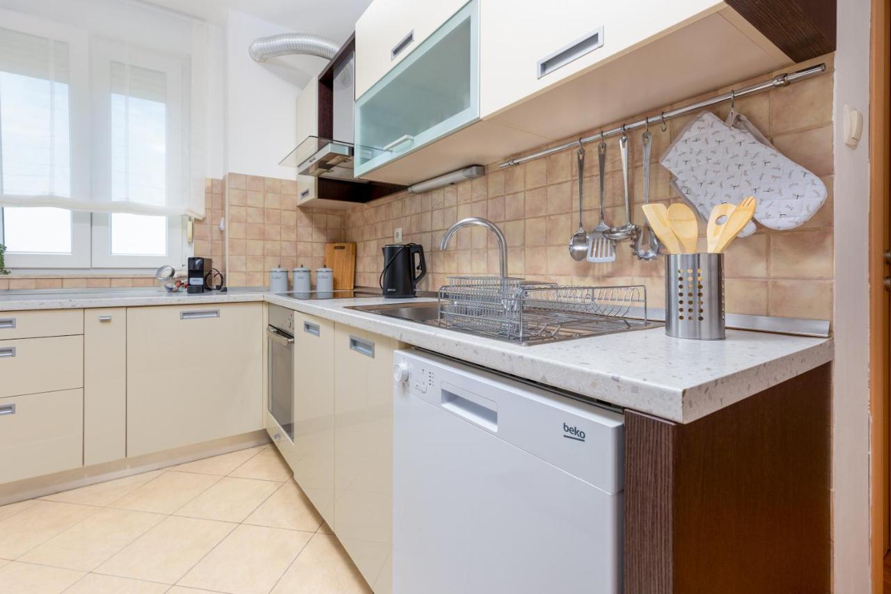 Karlita Apartment Солин Екстер'єр фото