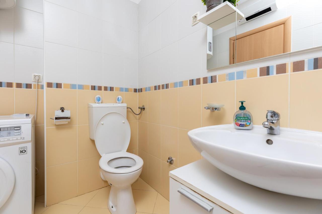 Karlita Apartment Солин Екстер'єр фото